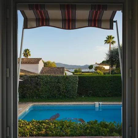 130m2, Near St-tropez, Direct Access Villa Grimaud