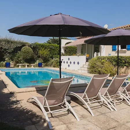 130m2, Near St-tropez, Direct Access Villa *