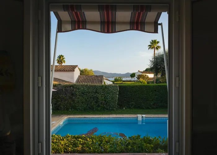 130m2, Near St-tropez, Direct Access Villa Grimaud