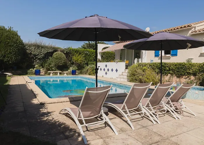 130m2, Near St-tropez, Direct Access Villa *