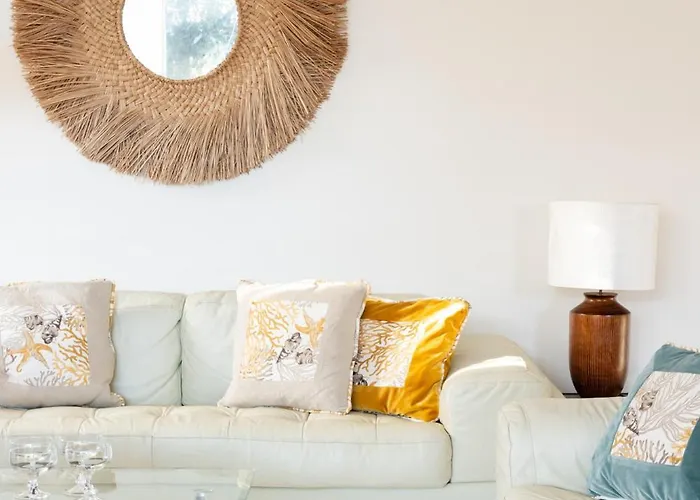 130m2, Near St-tropez, Direct Access Villa Grimaud