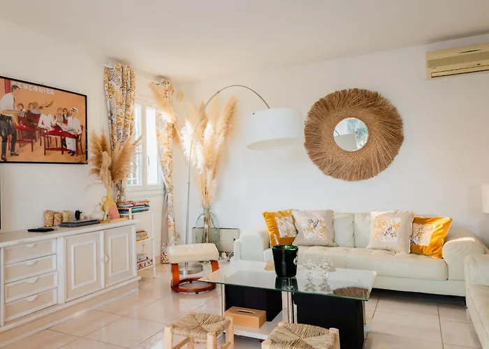 Villa 130m2, Near St-tropez, Direct Access