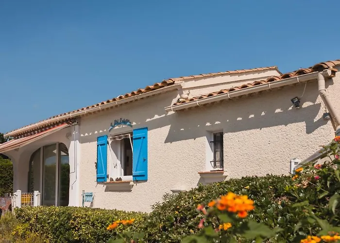 130m2, Near St-tropez, Direct Access Villa